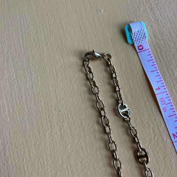 DONATED Goldtone stirrup-design long chain necklace - Picture 3 of 6